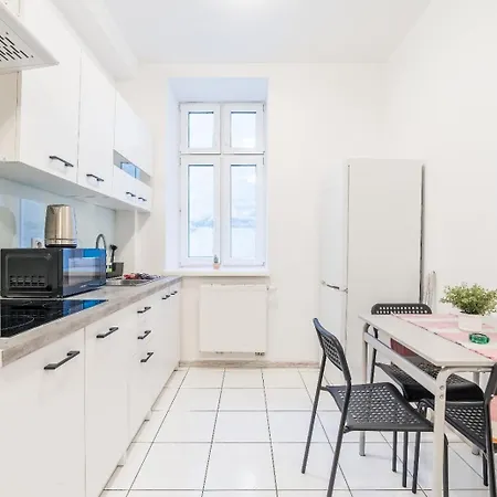 Mostowa 13 بوزنان